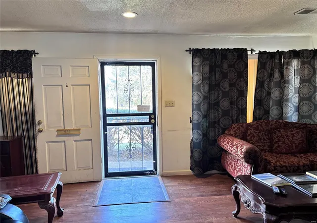 Photo 3 of Single family home for sale at 848 Marias Dr, Saint Louis, MO 63137 | MLS# 25015441 | Listing updated on 2025-03-17