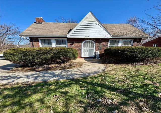 Photo 1 of Single family home for sale at 6743 Kenwood Dr, Saint Louis, MO 63121 | MLS# 25015450 | Listing updated on 2025-03-21