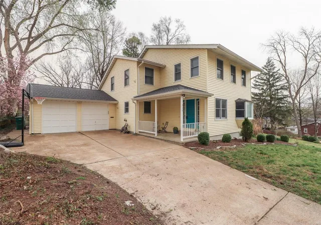 Photo 1 of Single family home for sale at 717 N Forest Ave, Saint Louis, MO 63119 | MLS# 25015522 | Listing updated on 2025-03-20
