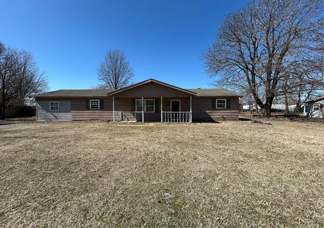 Photo 1 of Single family home for sale at 3351 Kay Dr, Bernie, MO 63822 | MLS# 25015597 | Listing updated on 2025-03-15