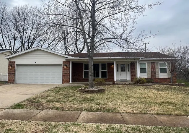 Photo 1 of Single family home for sale at 4551 Thicket Dr, Saint Louis, MO 63129 | MLS# 25015598 | Listing updated on 2025-03-29