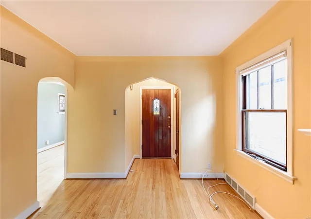 Photo 2 of Single family home for sale at 5103 Vermont Ave, Saint Louis, MO 63111 | MLS# 25015610 | Listing updated on 2025-04-01