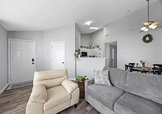Photo 3 of Single family home for sale at 215 Timber Crk Dr #21D, O Fallon, MO 63368 | MLS# 25015626 | Listing updated on 2025-03-18