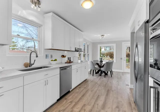 Photo 3 of Single family home for sale at 13303 Hobnail Dr, Saint Louis, MO 63146 | MLS# 25015630 | Listing updated on 2025-03-19