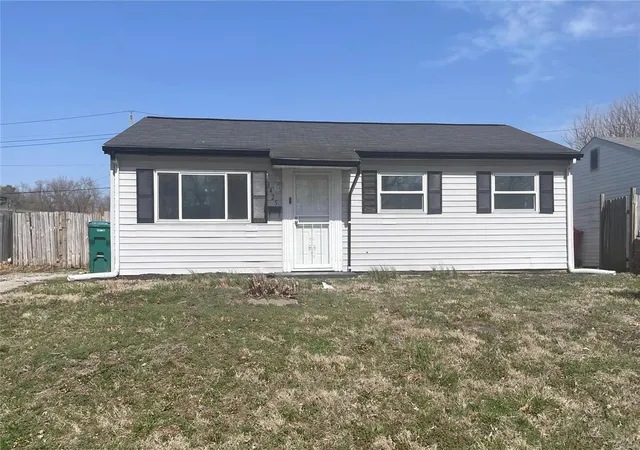 Photo 1 of Sale Pending at 1425 Williams St, East Saint Louis, IL 62206 | MLS# 25015646 | Listing updated on 2025-03-15