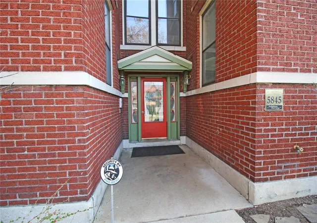 Photo 3 of Condo for sale at 5845 Nina Pl #2W, Saint Louis, MO 63112 | MLS# 25015674 | Listing updated on 2025-03-18