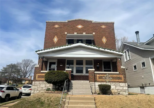 Photo 1 of Sale Pending at 6273 Printz Ave, Saint Louis, MO 63116 | MLS# 25015764 | Listing updated on 2025-03-20