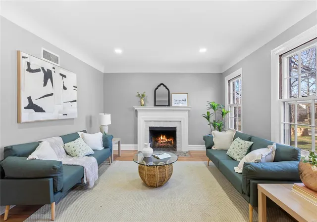 Photo 1 of Single family home for sale at 554 S Clay Ave, Saint Louis, MO 63122 | MLS# 25015794 | Listing updated on 2025-03-19