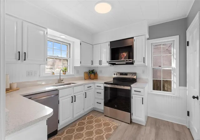 Photo 2 of Single family home for sale at 554 S Clay Ave, Saint Louis, MO 63122 | MLS# 25015794 | Listing updated on 2025-03-19