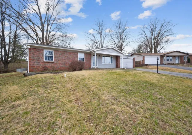 Photo 2 of Single family home for sale at 12284 Prinster Dr, Saint Louis, MO 63146 | MLS# 25015798 | Listing updated on 2025-03-19