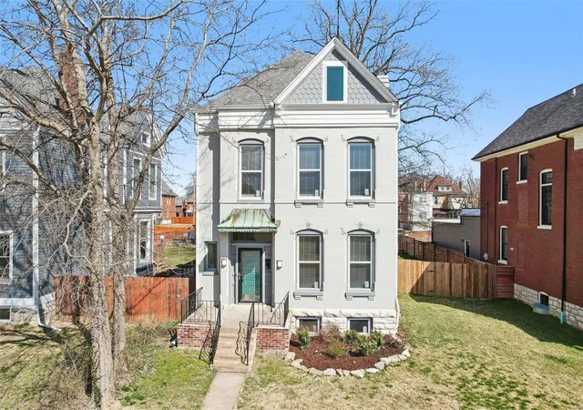 Photo 1 of Single family home for sale at 6033 Clemens Ave, Saint Louis, MO 63112 | MLS# 25015805 | Listing updated on 2025-03-18