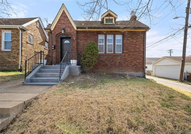 Photo 1 of Single family home for sale at 4170 Tyrolean Ave, Saint Louis, MO 63116 | MLS# 25015823 | Listing updated on 2025-03-19