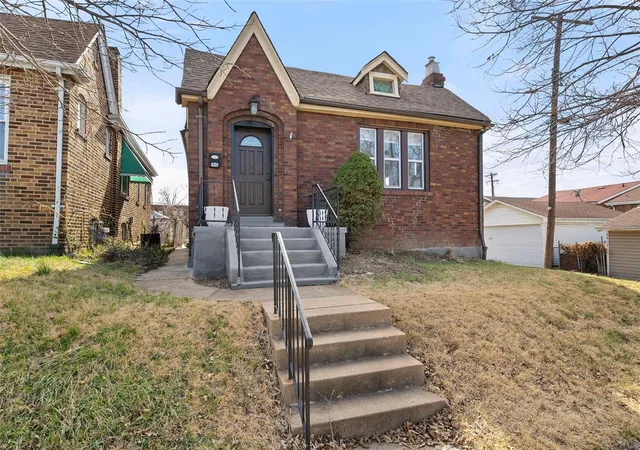 Photo 2 of Single family home for sale at 4170 Tyrolean Ave, Saint Louis, MO 63116 | MLS# 25015823 | Listing updated on 2025-03-19