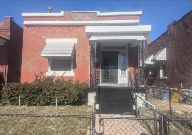 Photo 1 of Single family home for sale at 4207 College Ave, Saint Louis, MO 63107 | MLS# 25015867 | Listing updated on 2025-03-17