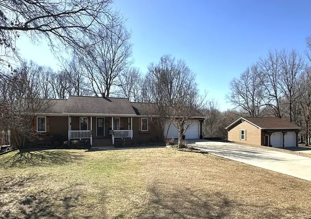 Photo 1 of Single family home for sale at 14348 Hidden Trails Cir, Dexter, MO 63841 | MLS# 25015887 | Listing updated on 2025-03-17
