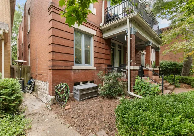 Photo 2 of Condo for sale at 4486 Laclede Ave #4486, Saint Louis, MO 63108 | MLS# 25015897 | Listing updated on 2025-03-18