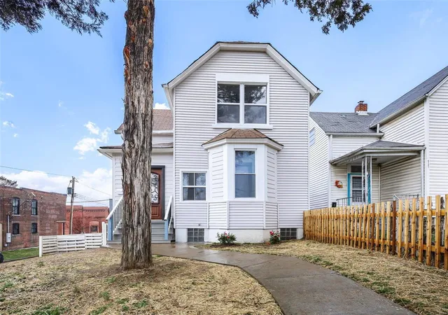 Photo 1 of Single family home for sale at 5123 Wicklow Pl, Saint Louis, MO 63111 | MLS# 25015900 | Listing updated on 2025-03-20