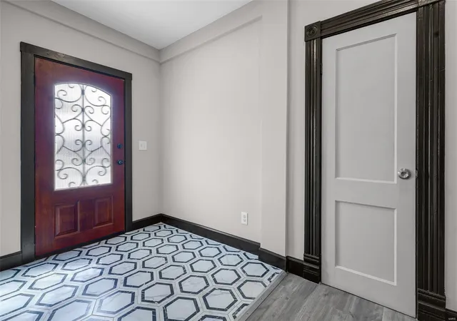 Photo 3 of Single family home for sale at 5123 Wicklow Pl, Saint Louis, MO 63111 | MLS# 25015900 | Listing updated on 2025-03-20