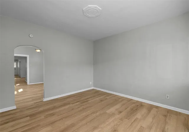 Photo 3 of Single family home for sale at 5331 Arsenal St, Saint Louis, MO 63139 | MLS# 25015914 | Listing updated on 2025-03-21