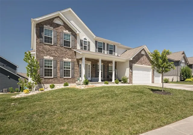 Photo 2 of Single family home for sale at 237 Mason Glen Dr, Lake Saint Louis, MO 63367 | MLS# 25015967 | Listing updated on 2025-03-19