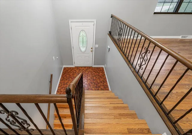 Photo 3 of Single family home for sale at 492 Bluff Dr, Saint Louis, MO 63137 | MLS# 25015980 | Listing updated on 2025-04-04