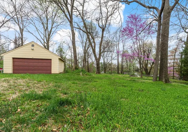 Photo 34 of Single family home for sale at 492 Bluff Dr, Saint Louis, MO 63137 | MLS# 25015980 | Listing updated on 2025-04-04
