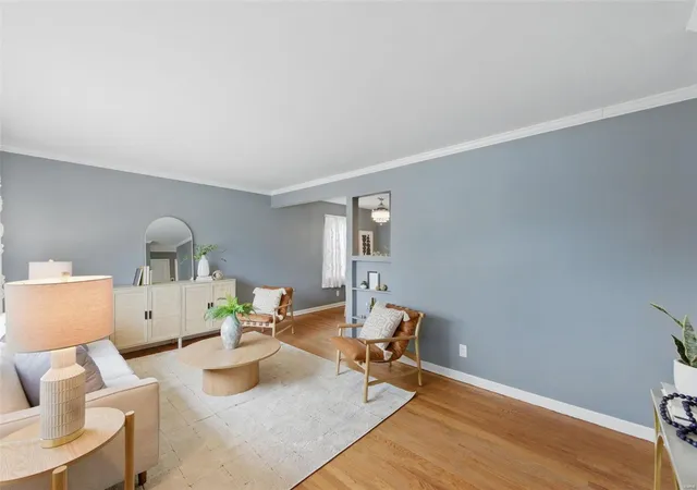 Photo 2 of Single family home for sale at 1203 Drayton Ave, Saint Louis, MO 63119 | MLS# 25016022 | Listing updated on 2025-03-28