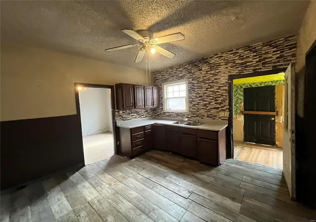 Photo 3 of Single family home for sale at 5052 Plover Ave, Saint Louis, MO 63120 | MLS# 25016041 | Listing updated on 2025-03-21