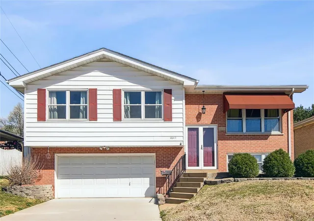 Photo 1 of Single family home for sale at 4643 Candace Dr, Saint Louis, MO 63123 | MLS# 25016056 | Listing updated on 2025-03-21