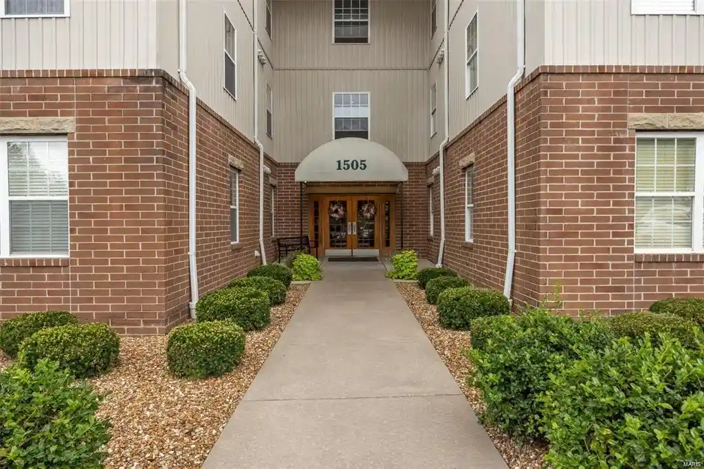 Listing Photo 1 - Condo for sale in 1505 S Old Hwy 94 located at 1505 S Old Hwy 94, St. Charles, MO 63303 - Unit #405
