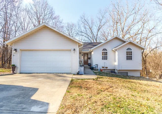 Photo 1 of Single family home for sale at 239 Camelot Dr, Camdenton, MO 65020 | MLS# 25016115 | Listing updated on 2025-03-18