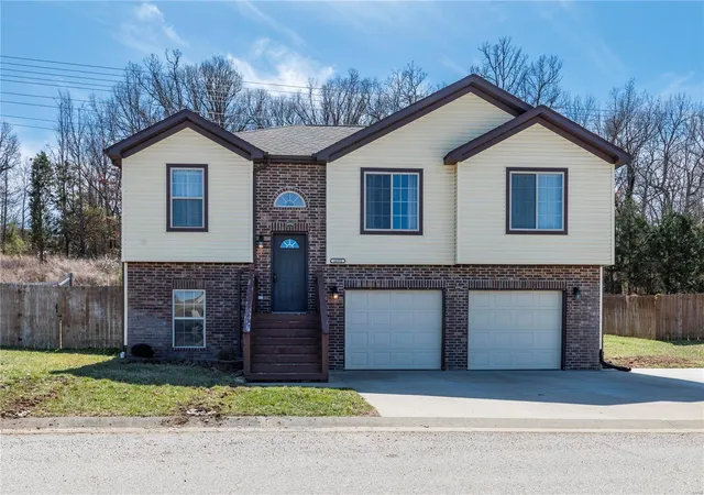 Photo 1 of Single family home for sale at 16102 Heavens Gate Ln, Saint Robert, MO 65584 | MLS# 25016119 | Listing updated on 2025-03-18