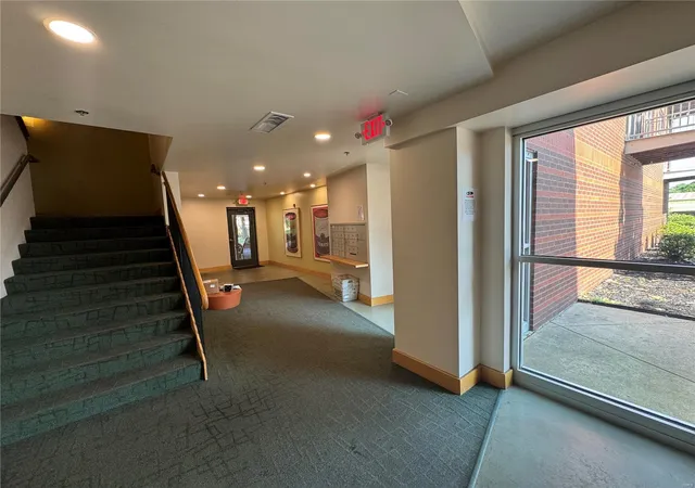 2nd image of 849 Westgate Ave, Saint Louis, MO 63130
