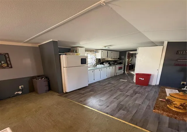 Photo 2 of Single family home for sale at 121 Hwy T, Rosebud, MO 63091 | MLS# 25016163 | Listing updated on 2025-03-18