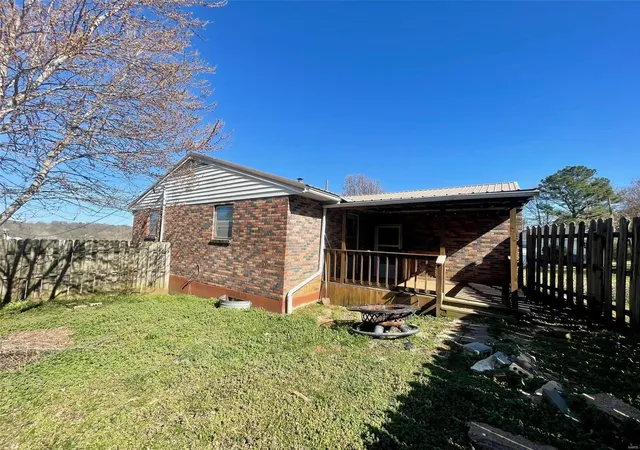 Photo 2 of Single family home for sale at 505 Union St, Marble Hill, MO 63764 | MLS# 25016227 | Listing updated on 2025-03-18