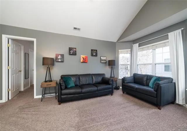 Listing Photo 4 - Condo for sale in building located at 420 Benton Dr, St. Peters, MO 63376 - Unit #I