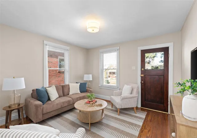 Photo 2 of Single family home for sale at 6808 Parkwood Pl, Saint Louis, MO 63116 | MLS# 25016239 | Listing updated on 2025-03-20