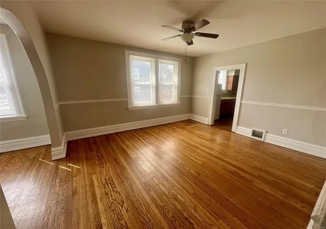 Photo 3 of Single family home for sale at 1127 Hilltop Dr, St Louis, MO 63132 | MLS# 25016248 | Listing updated on 2025-03-20