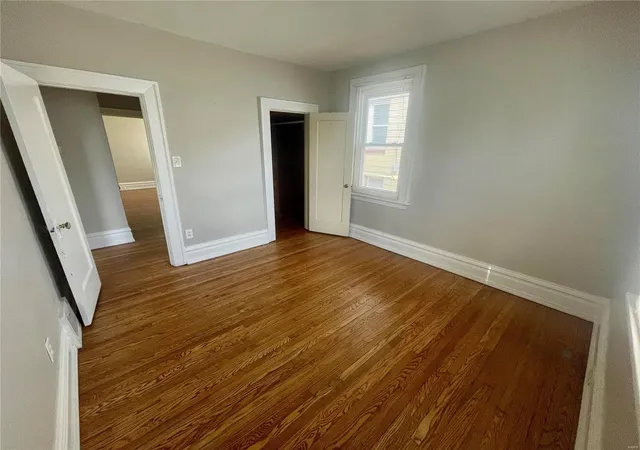 Photo 4 of Single family home for sale at 1127 Hilltop Dr, St Louis, MO 63132 | MLS# 25016248 | Listing updated on 2025-03-20