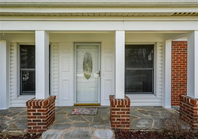 Photo 3 of Single family home for sale at 3322 Cordes Dr, Saint Louis, MO 63125 | MLS# 25016266 | Listing updated on 2025-03-20
