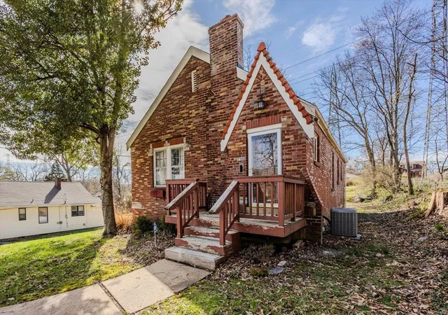 Photo 2 of Single family home for sale at 7500 Liberty Ave, Saint Louis, MO 63130 | MLS# 25016271 | Listing updated on 2025-03-20