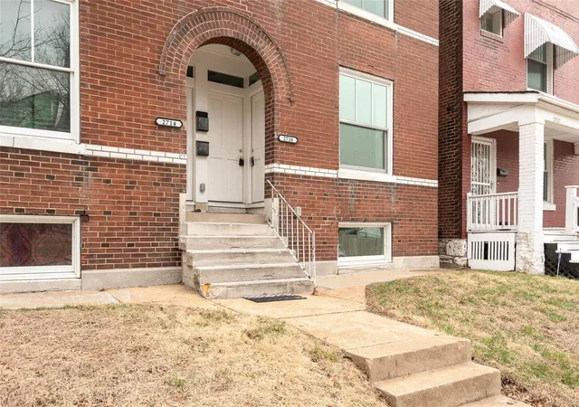 Photo 2 of Single family home for sale at 2716 Texas Ave, Saint Louis, MO 63118 | MLS# 25016285 | Listing updated on 2025-03-18