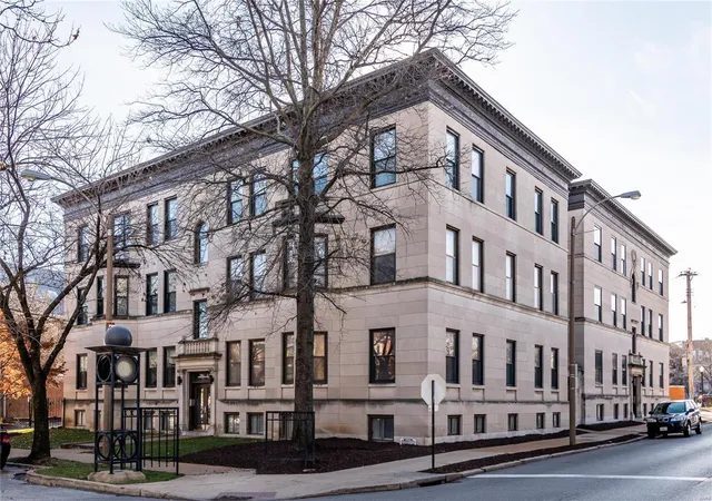 Photo 1 of Condo for sale at 4256 Maryland Ave #LLW, Saint Louis, MO 63108 | MLS# 25016309 | Listing updated on 2025-03-21