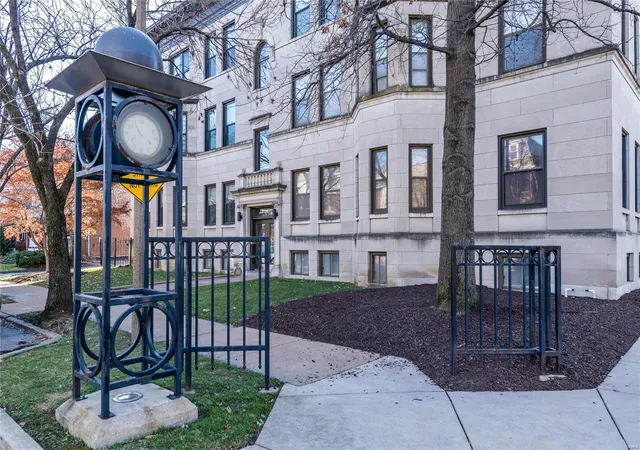 Photo 2 of Condo for sale at 4256 Maryland Ave #LLW, Saint Louis, MO 63108 | MLS# 25016309 | Listing updated on 2025-03-21