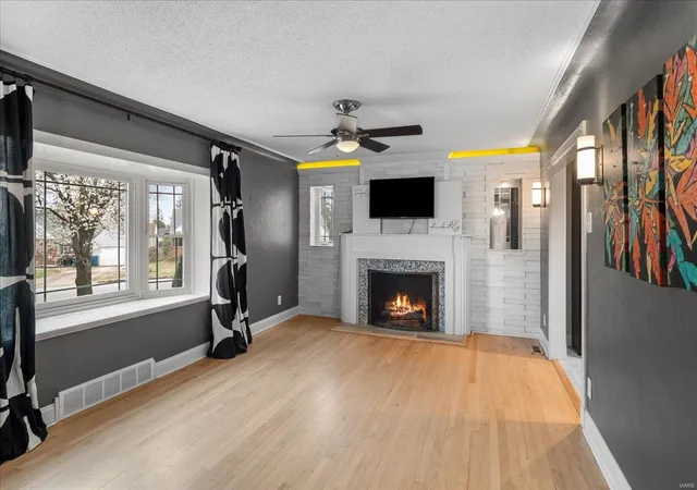 Photo 3 of Single family home for sale at 9525 Berwick Dr, Saint Louis, MO 63123 | MLS# 25016316 | Listing updated on 2025-03-28