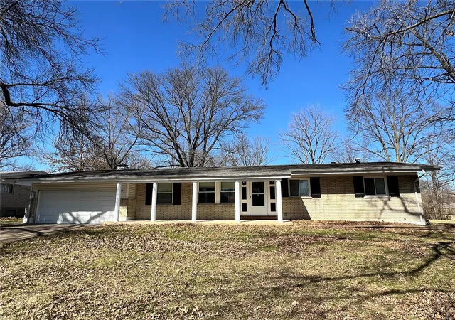 Photo 1 of Single family home for sale at 1517 Crossett Dr, Saint Louis, MO 63138 | MLS# 25016340 | Listing updated on 2025-03-20