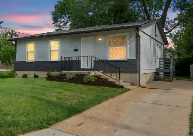 Photo 1 of Single family home for sale at 405 Alsobrook St, Saint Louis, MO 63122 | MLS# 25016349 | Listing updated on 2025-03-19