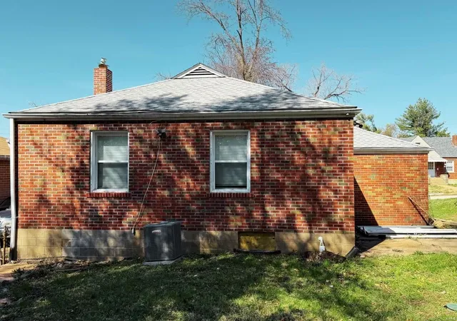 Photo 2 of Single family home for sale at 838 Rolwes Ave, Saint Louis, MO 63135 | MLS# 25016351 | Listing updated on 2025-03-19