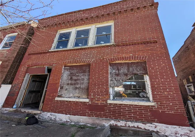 Photo 2 of Single family home for sale at 7320 Pennsylvania Ave, Saint Louis, MO 63111 | MLS# 25016365 | Listing updated on 2025-03-18
