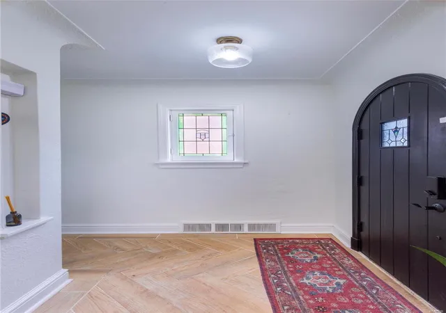 Photo 3 of Single family home for sale at 6420 Pernod, Saint Louis, MO 63139 | MLS# 25016390 | Listing updated on 2025-03-25
